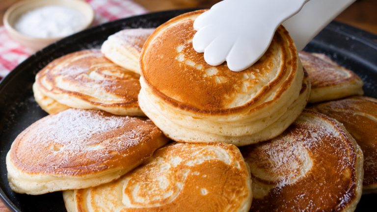 Eines der besten Frühstücke: Luftige, unwiderstehliche Pfannkuchen mit nur 80 kcal pro Stück